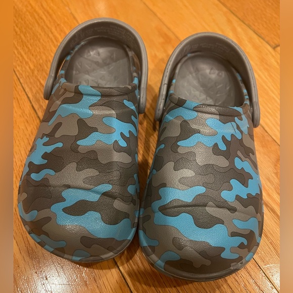 Boys clogs size 9 - Picture 1 of 6